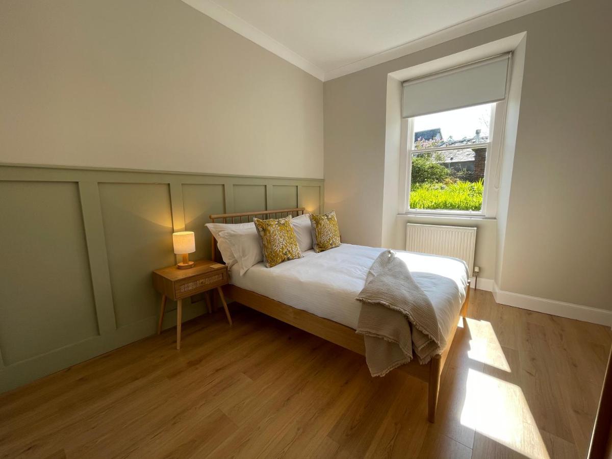 The Old Shop, A Two Bed Flat In Inverkip Village Экстерьер фото